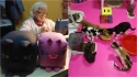 Senhora de 88 anos confecciona gatinhos de pelúcia e doa parte da renda para abrigo que acolhe mais de 100 gatos. (Foto: Reprodução/Wapa)