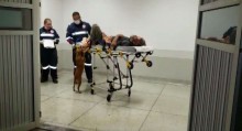 Do lado de fora de Pronto Atendimento, cadela chora ao esperar por dono que teve convulsão