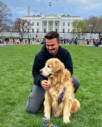 Jesse Koz e o seu cachorro Shurastey,