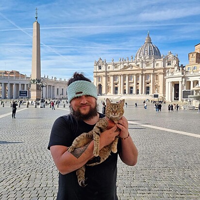 A dupla está conhecendo o Vaticano