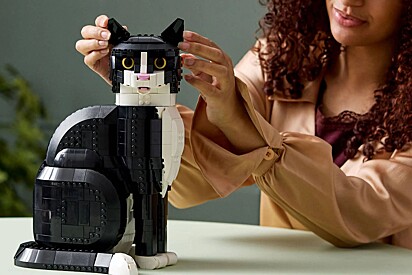 Lego faz postagem genial no Twitter para anunciar novo brinquedo em formato de gato