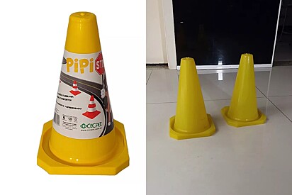 Kit com dois cones para cães de pequeno porte.