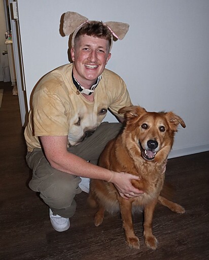 John Whitaker e a cachorrinha Sadie.