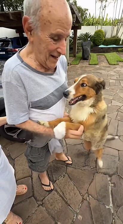 Apesar da doença, o senhor lembrou do seu cão.