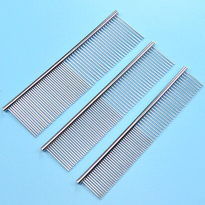 Pente longo de aço inox (R$13,90 - R$15,90).