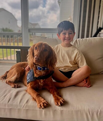Wells, 4 anos e seu cão de alerta médico, Ducky.