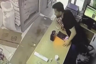 Gato espertinho prega peça em lojista e faz rapaz questionar sua saúde mental.