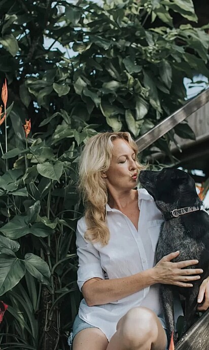 Prue Barber é fundadora do Mission Pawsible’s Adoptables.