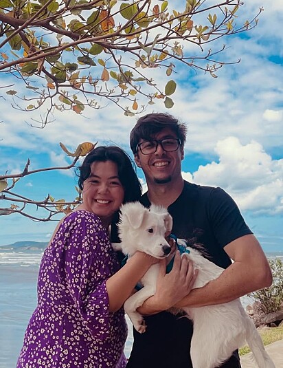Zoki com sua nova família.
