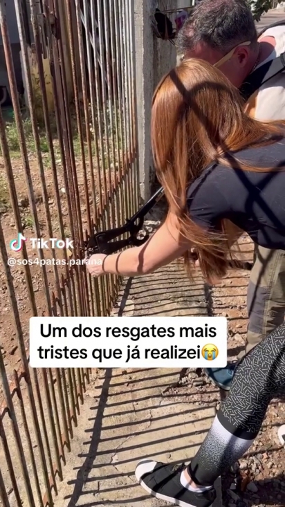 Foi preciso quebrar o cadeado do portão.