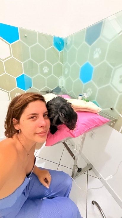 Brisa foi diagnosticada com câncer no baço.