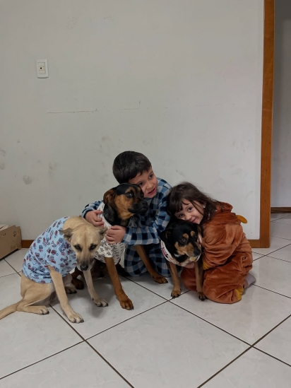 O quinteto é puro amor e carinho.