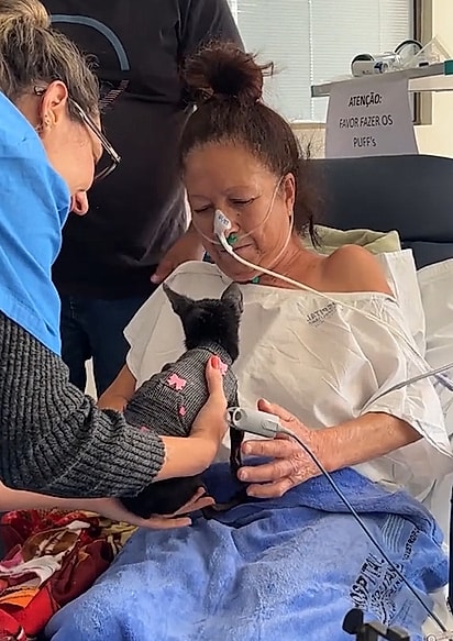 A dona Maria ficou emocionada com o reencontro.