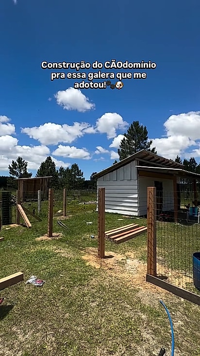 Camila está construindo um local seguro para todos.