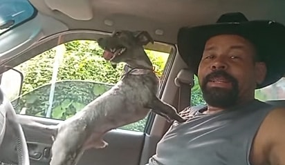 Ademir e o cãozinho. 