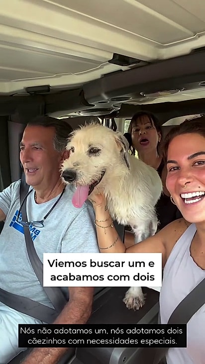 A família decidiu mudar a vida de dois cães especiais.