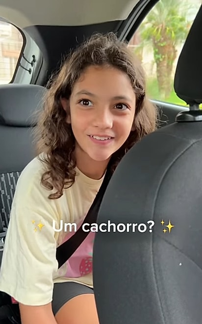 O momento em que ela descobre qual é o presente.