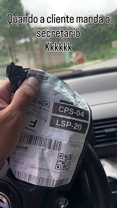 O entregador decidiu registrar essa curiosidade.