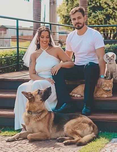 Durante muito tempo, a família viveu com os três animais.