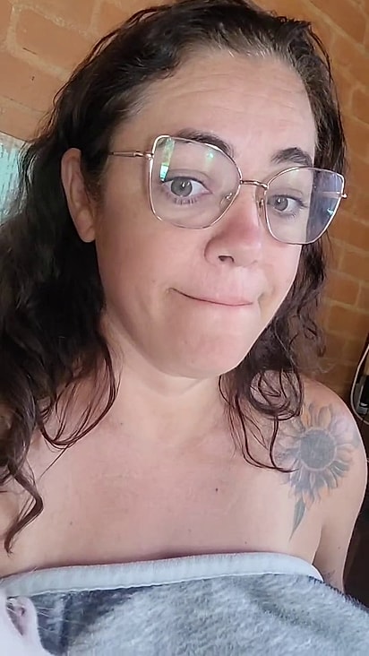 Cristiane se assustou com a presença do dono.
