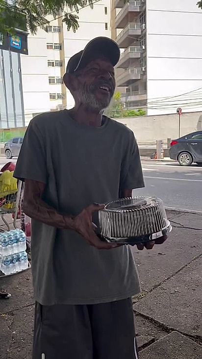 O tutor foi atropelado e não resistiu aos ferimentos.