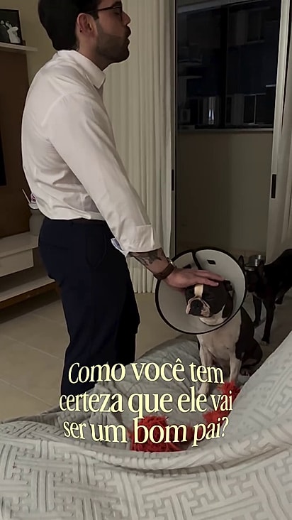 O tutor orou pela saúde do cãozinho.