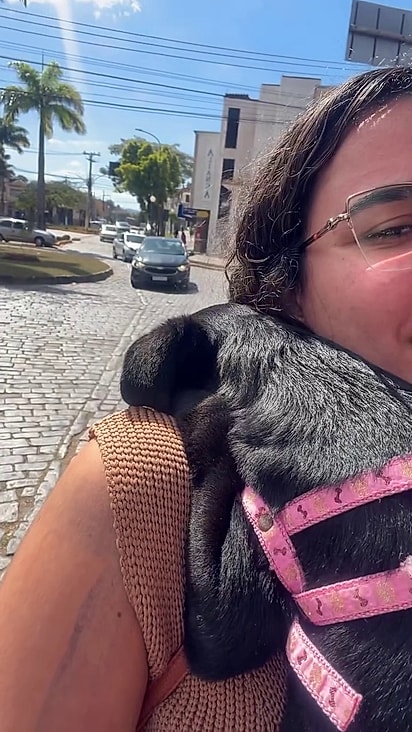 Gabriela não resistiu e levou a última para casa.