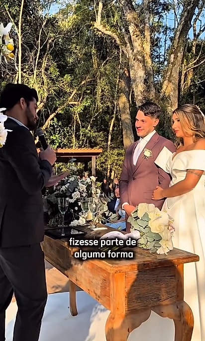 Gê Cotrim celebrou o casamento de Van e João.