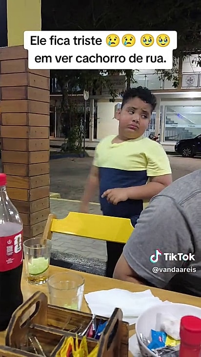 A mãe decidiu compartilhar a ação do filho.