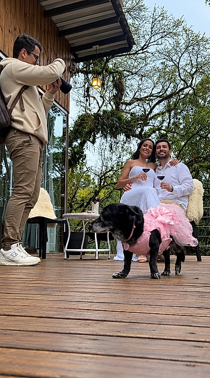 Tuca Maria acompanhou seus tutores durante preparativos para o casamento